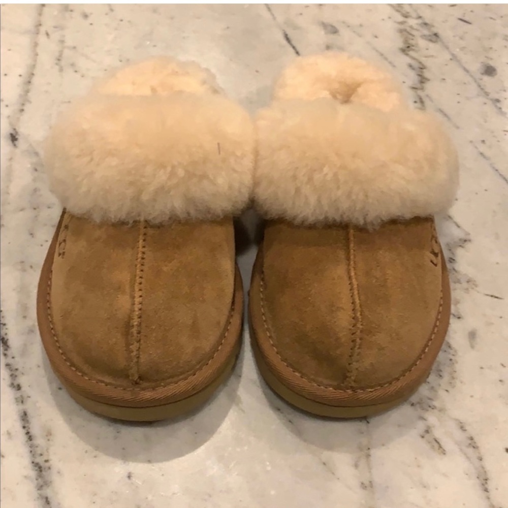 Ugg Toddler slippers Sz 11